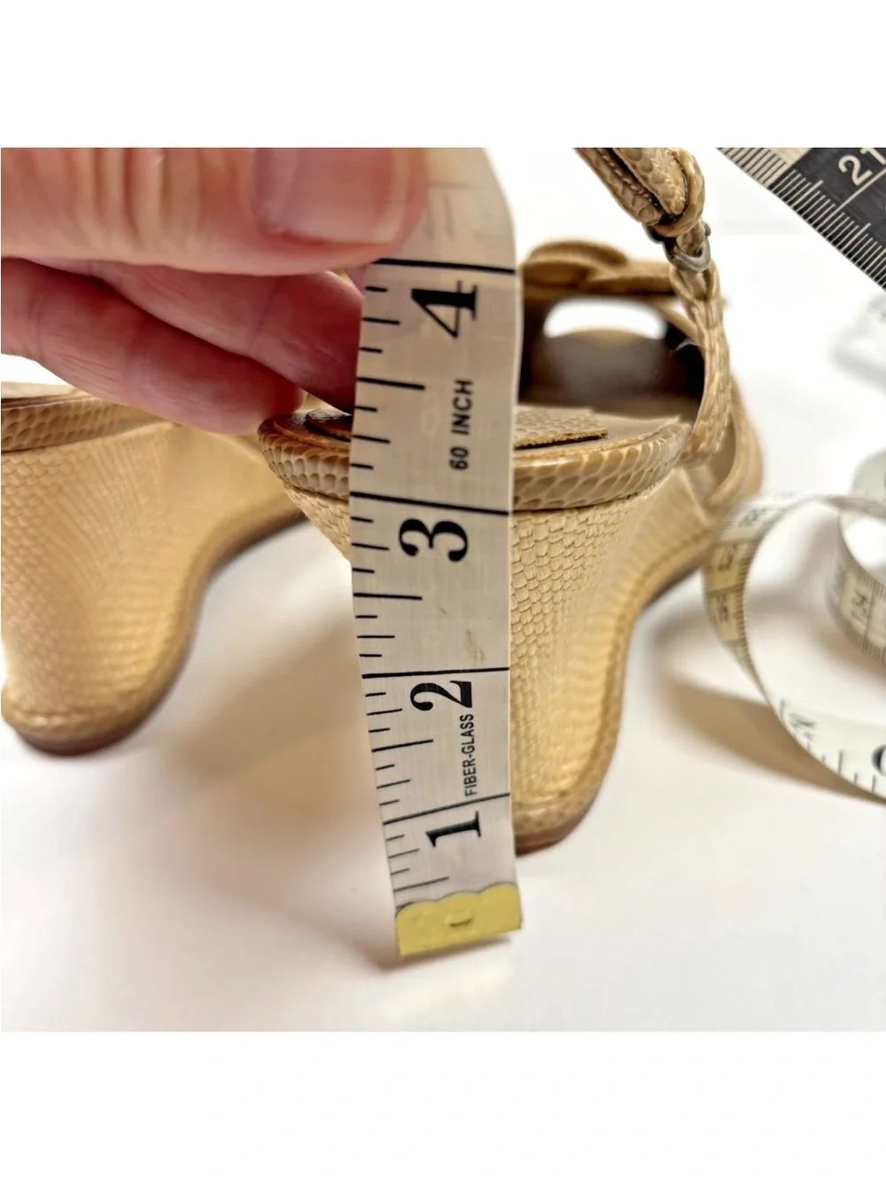 VTG Y2K Sandals Sz 7 Tan Raffia Peep Toe Slingback Wedge Me Too Flower Cottageco